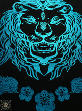 Load image into Gallery viewer,  Metallic T-shirt Black