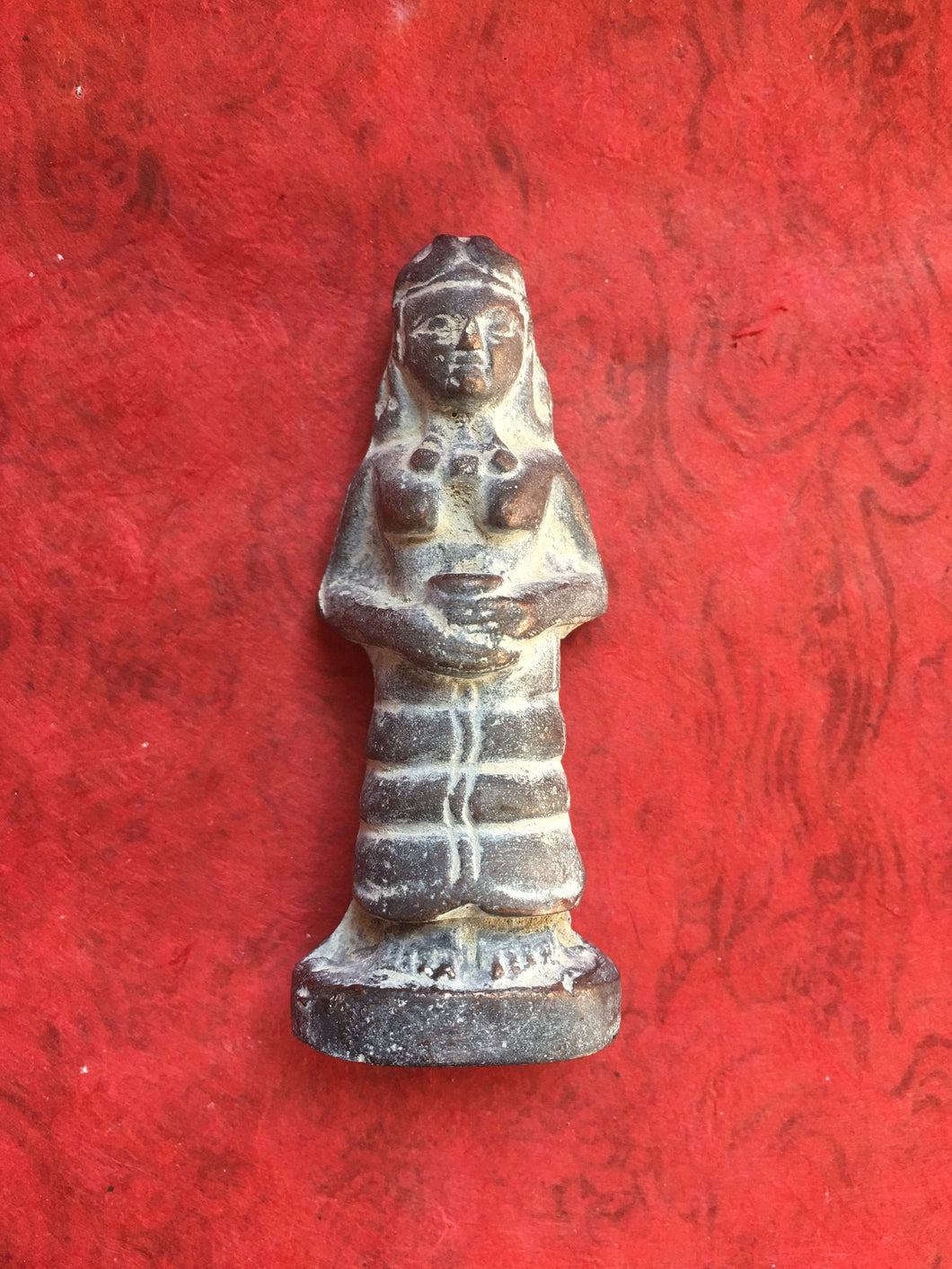 Ishtar Goddess holding a vase, Small Ishtar statue. Sumerian gift